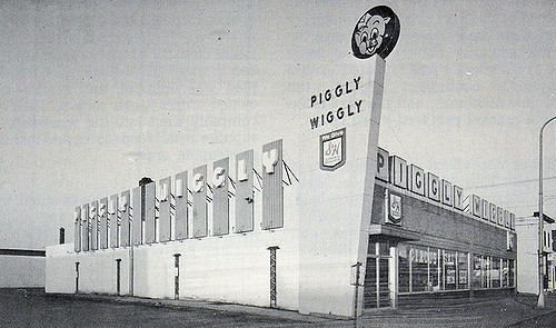 Piggly Wiggly Store Outside